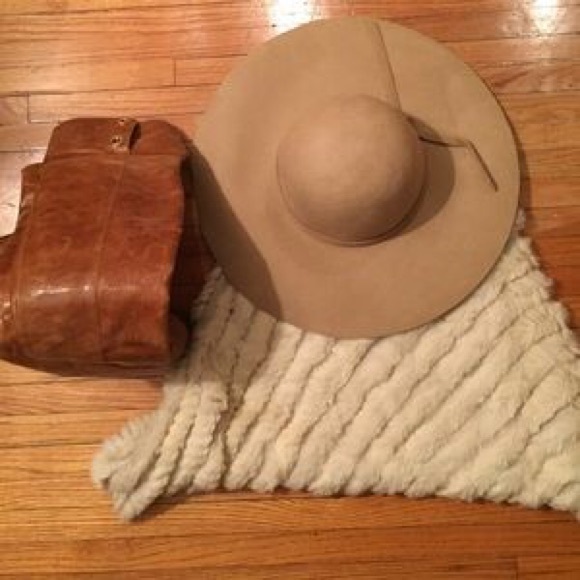 100% Real Rabbit Fur Poncho - Picture 7 of 7